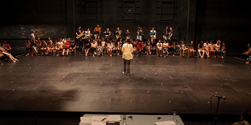 Projecte de dansa contemporània participativa per a secundària