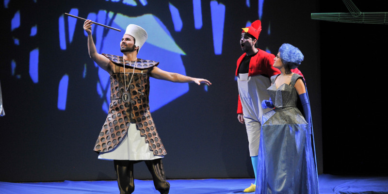 Posada en escena familiar de La flauta màgica amb Comediants