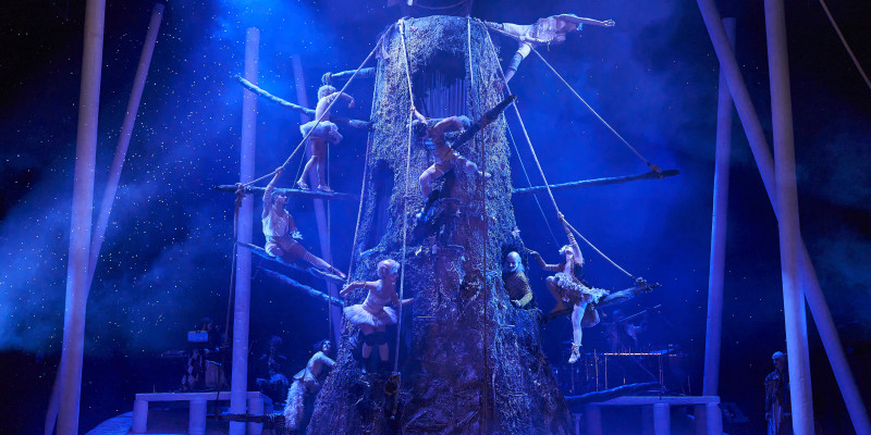 Espectacle de gran format amb òpera, circ i poesia