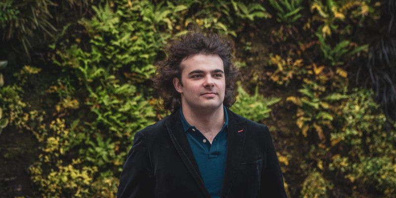 El pianista Martín García interpretant Chopin al Palau