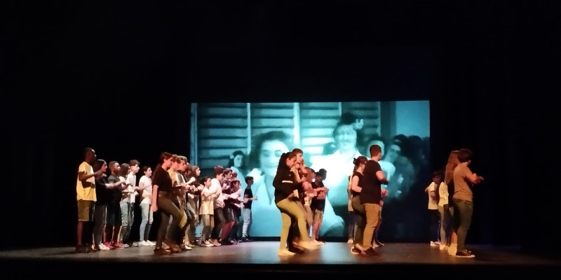 Activitat de dansa contemporània per a alumnat de secundària
