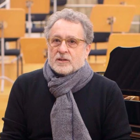 Vídeo amb Josep Pons parlant de l'òpera La flauta màgica