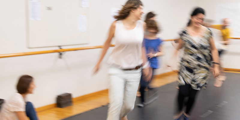 Sessió formativa per a docents sobre improvisació teatral
